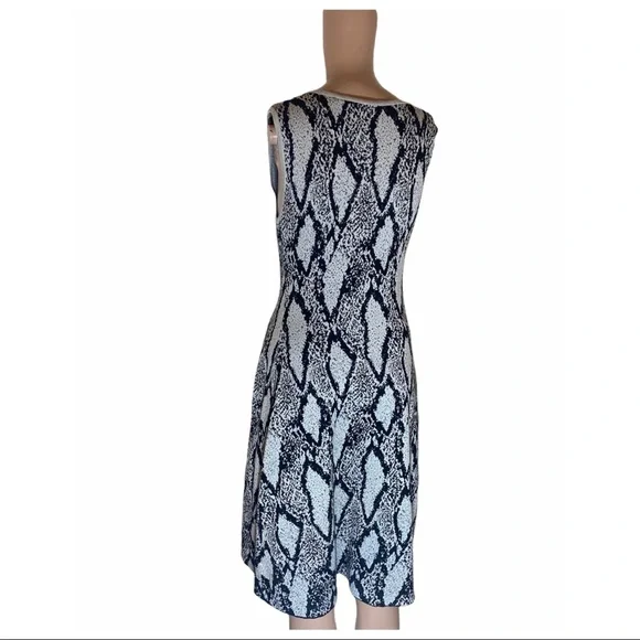 Torrid Black and White Sleeveless Dress - Picture 6 of 6